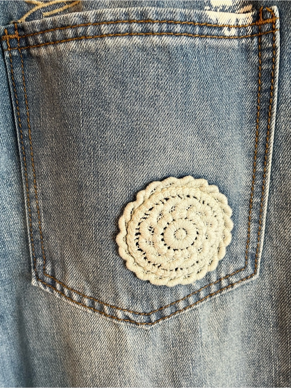 Oli and Hali Embroidered Boho Floral & Crochet Denim Wide-Leg Jeans XL NWT - Picture 4 of 15